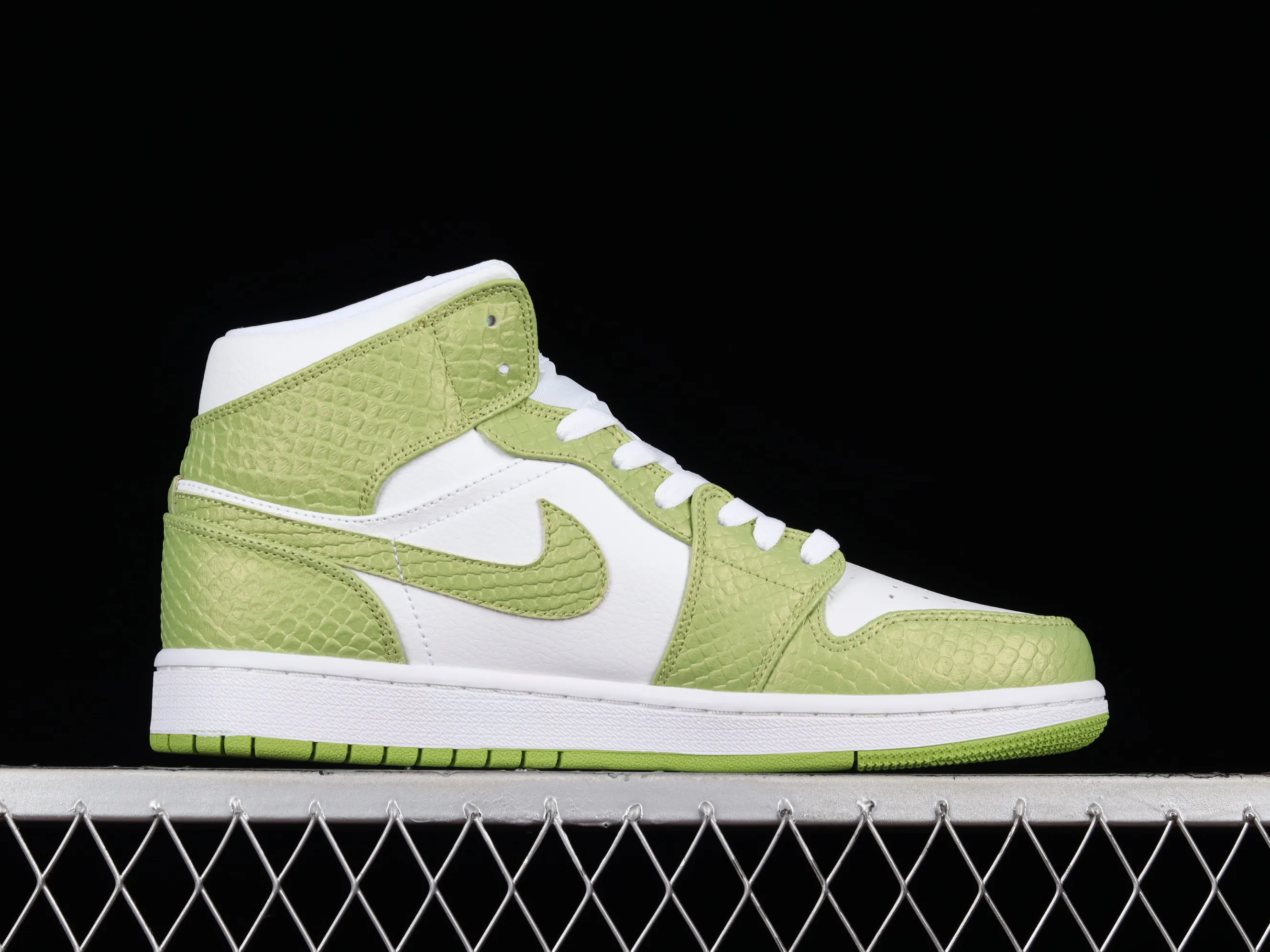 All categories Air Jordan Jordan series basketball shoes Air Jordan 1 Mid Air Jordan 1 Mid SE "Green Python" AJ1 Joe 1 Green Snake DV2959-113